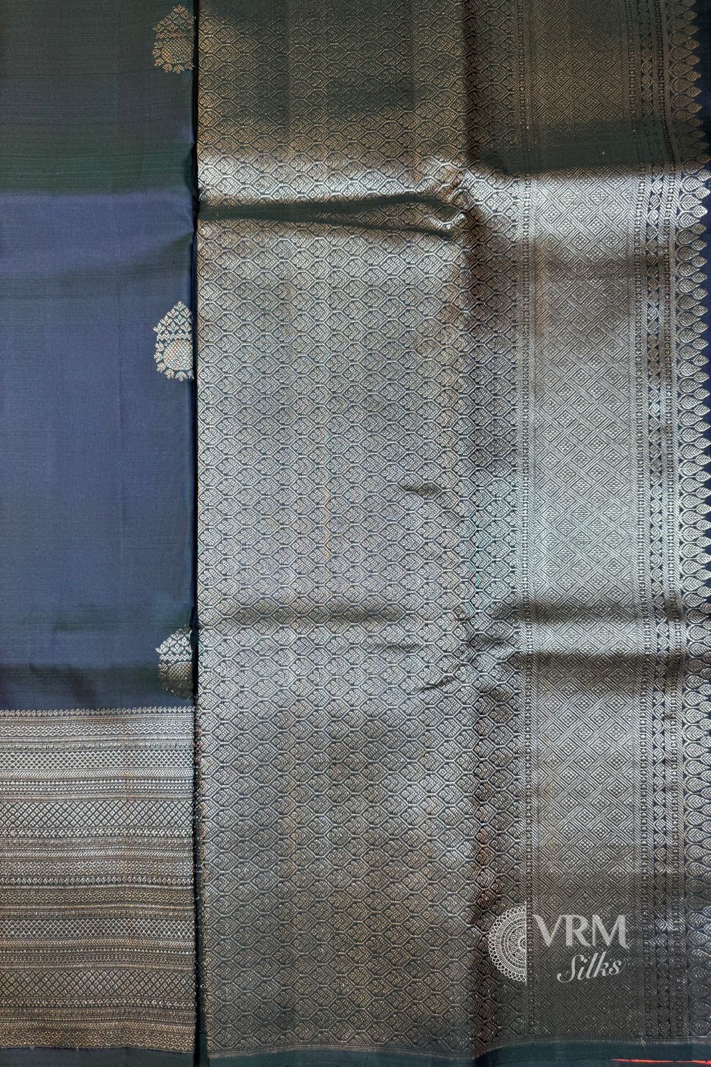 South Indian Dark Blue Silk Saree for Weddings South Indian Dark Blue Silk Saree for Weddings